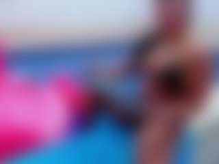 MAGIIC-BRUNETTE's Live Sex Cam Show