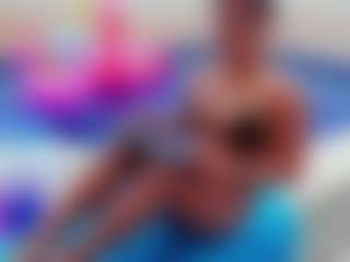 MAGIIC-BRUNETTE's Live Sex Cam Show