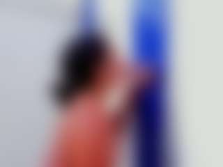 MAGIIC-BRUNETTE's Live Sex Cam Show