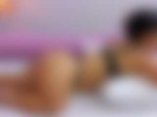 Live cam show with Megansaaenz - Oil on Camsoda