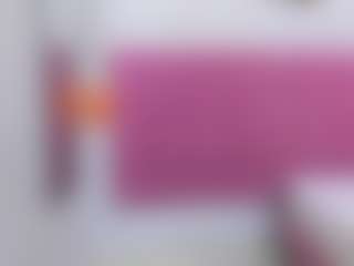 Live cam show with Megansaaenz - Colombia on Camsoda