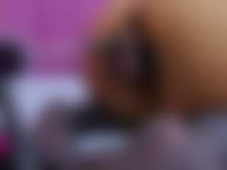 Live cam show with Megansaaenz - Petite on Camsoda
