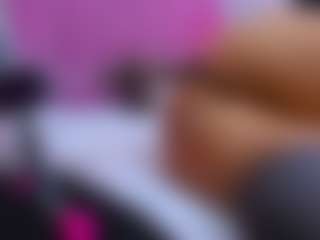 Live cam show with Megansaaenz - Oil on madthumbs