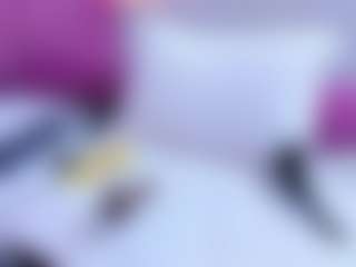 Live cam show with Megansaaenz - Colombia on Camsoda