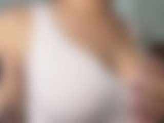 Live cam show with Vernice - Upskirt on Chatstar