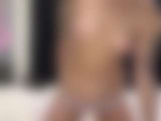 Live cam show with Vernice - Moaning on googirlz