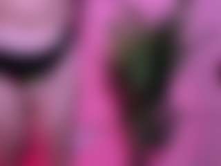 Live cam show with amanda-striking - Moaning on livesuperchat.net