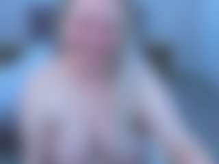 Live cam show with Ammy - Thick on StripNow