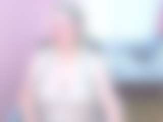 Live cam show with Ammy - Upskirt on Big Tits