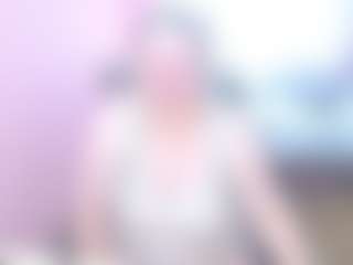 Live cam show with Ammy - Thick on pussylord.com