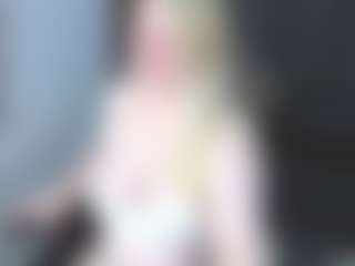 Live cam show with Ammy - Middle Aged on Camsoda