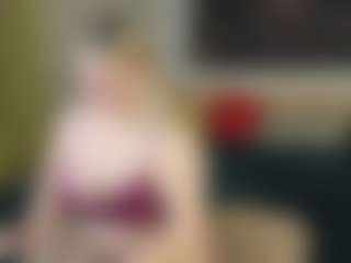 Live cam show with Ammy - Lovense Middle Aged on Lustler