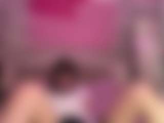 Live cam show with Malin - College Curvy on Camsoda