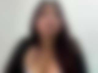 Live cam show with Lina - Athletic Asian on friskycurves.com