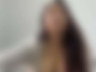 Live cam show with Lina - Cute on CamClone