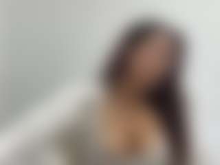 Live cam show with Lina - Petite on Camsoda