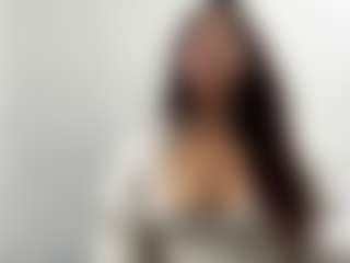 Live cam show with Lina - Oil on googirlz