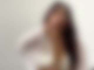Live cam show with Lina - Latina Petite on Dare Cams
