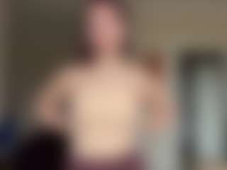Live cam show with Lina - Blue Eyes on Gym Cam Girls