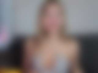 Live cam show with ElinaMiller - Normal on Camsoda