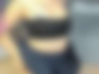 Live cam show with JuliaShyyy - Camel Toe on nudelive.tv