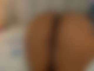 Live cam show with mia-ebony1 - Brown Eyes Black on CamClone