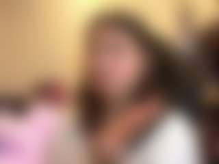RoxannTools's Live Sex Cam Show