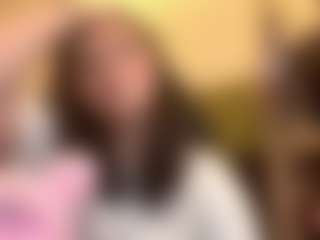RoxannTools's Live Sex Cam Show