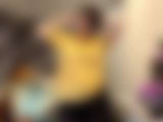 RoxannTools's Live Sex Cam Show