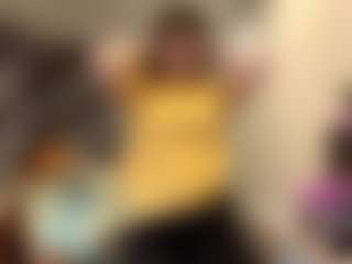 RoxannTools's Live Sex Cam Show