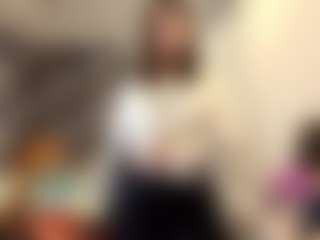 RoxannTools's Live Sex Cam Show