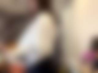 RoxannTools's Live Sex Cam Show