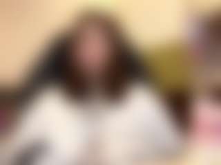RoxannTools's Live Sex Cam Show
