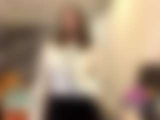 RoxannTools's Live Sex Cam Show