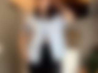 RoxannTools's Live Sex Cam Show