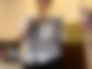 RoxannTools's Live Sex Cam Show