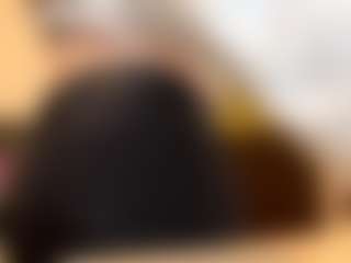 RoxannTools's Live Sex Cam Show