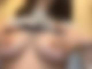 Live cam show with RoxannTools - Average on Chatstar