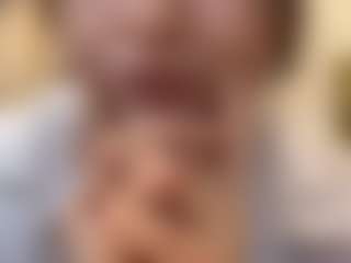 RoxannTools's Live Sex Cam Show