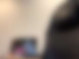 RoxannTools's Live Sex Cam Show