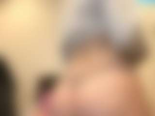 Live cam show with RoxannTools - Blue Eyes on Pornisteam.com