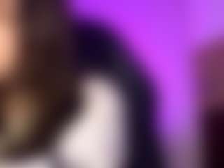 RoxannTools's Live Sex Cam Show