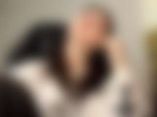 RoxannTools's Live Sex Cam Show