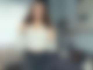 Live cam show with AnissaDruvenga - Little on Adult Interactions