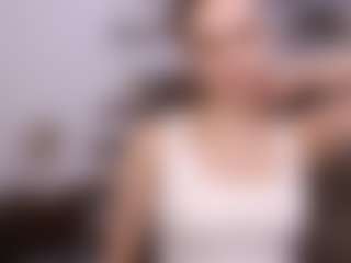 Live cam show with AnissaDruvenga - Striptease on xxxlivecams.org