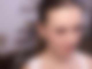 Live cam show with AnissaDruvenga - Brown Hair Petite on xplaylive.com