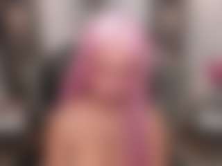 Live cam show with honey-taylor - Oil on AdultVida.com