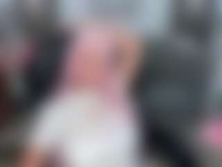 Live cam show with Honey Taylor - Public Brown Hair on Dolls Live