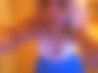 Live cam show with Evelyn - Striptease Young Adult on Camming Site