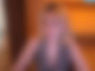 Live cam show with Evelyn - Bedroom Blonde Hair on Chatstar